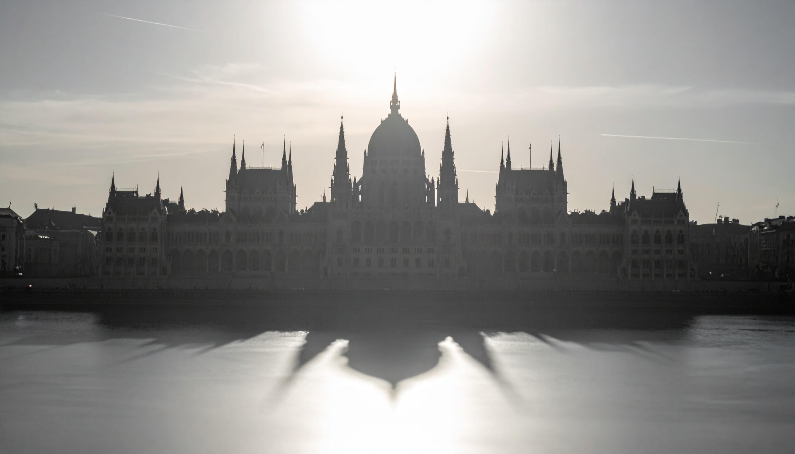 ハンガリーのオルバン首相、ロシア産燃料めぐりウクライナを敵視し隣国関係冷却