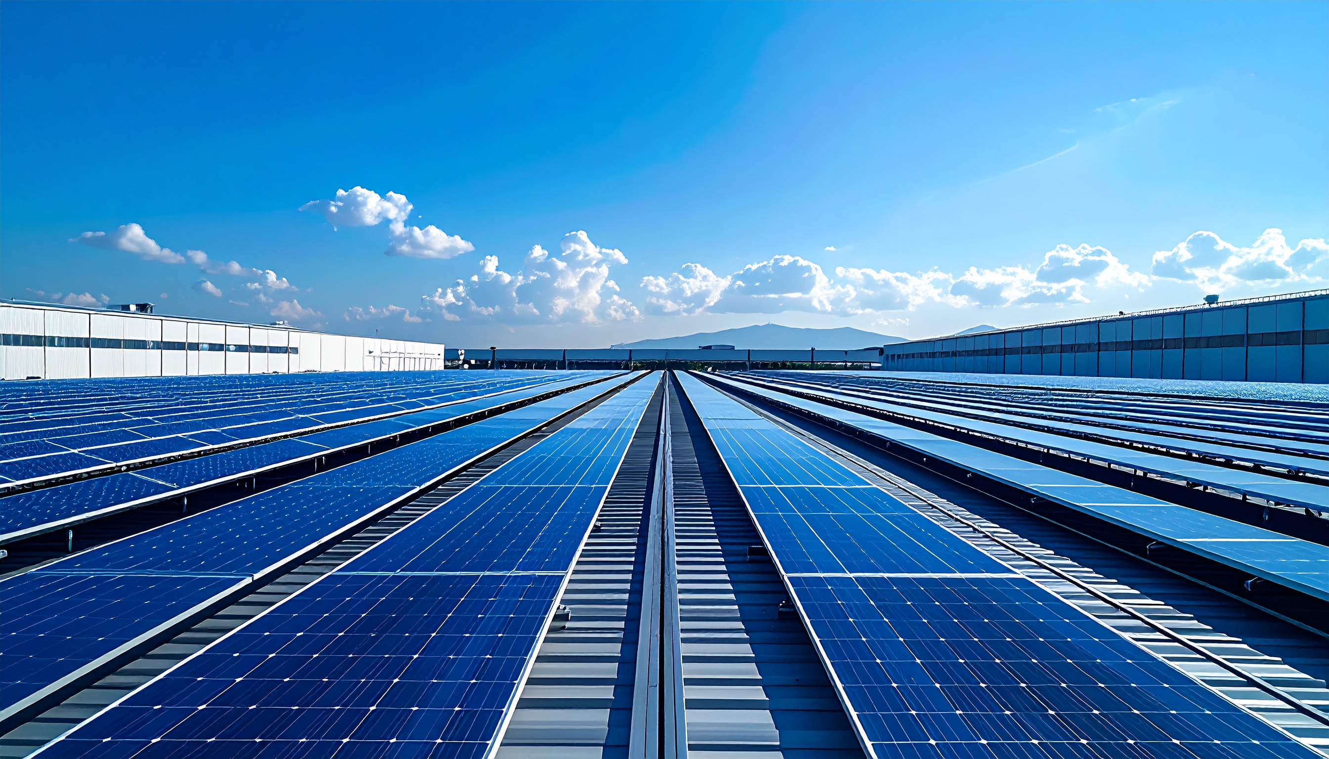 テスラ 人材募集拡大で米国の太陽光部品国産化を実行へ