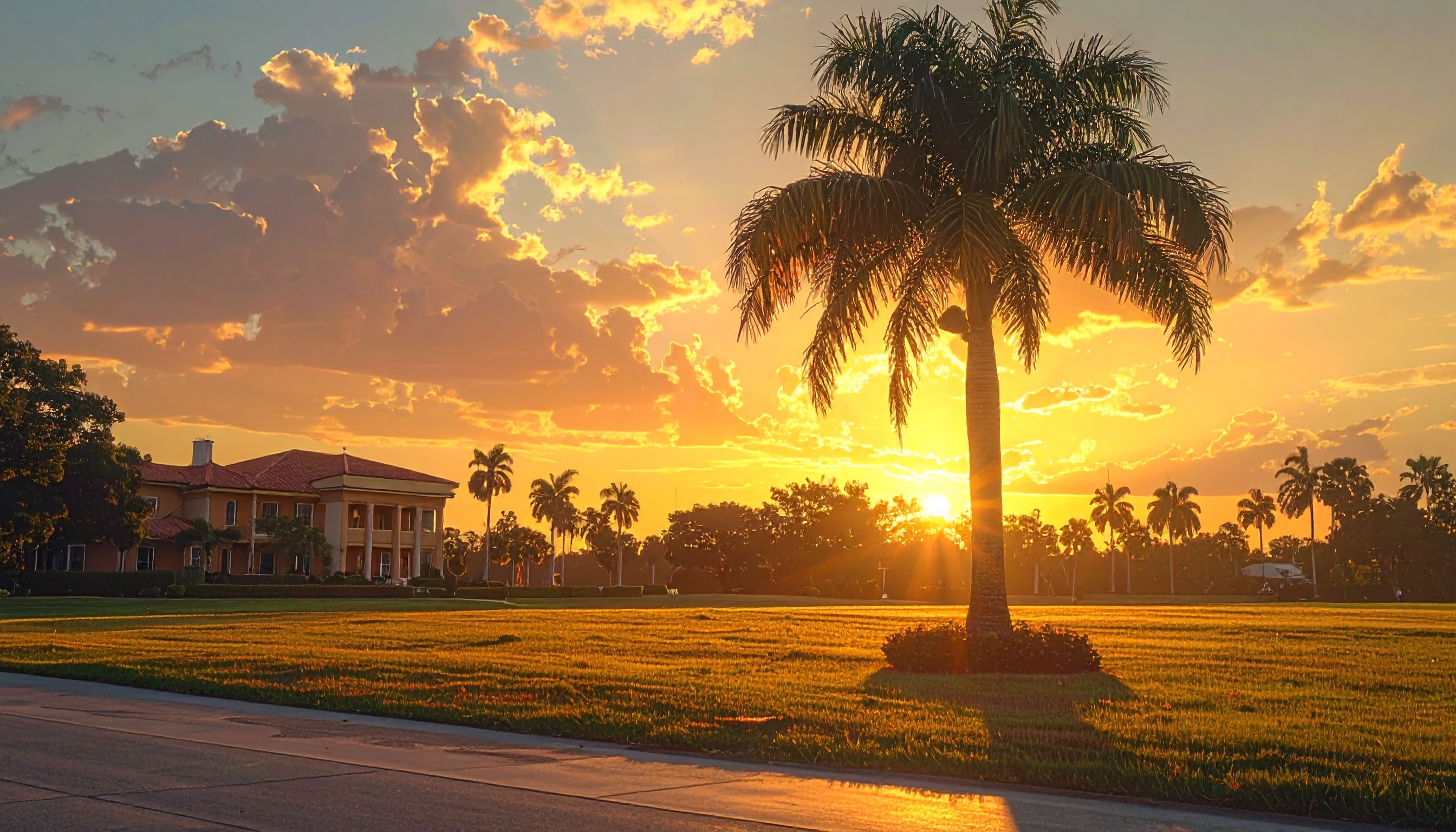 ウクライナのゼレンスキー大統領 米国・フロリダ州で協議終え 核心に隔たり