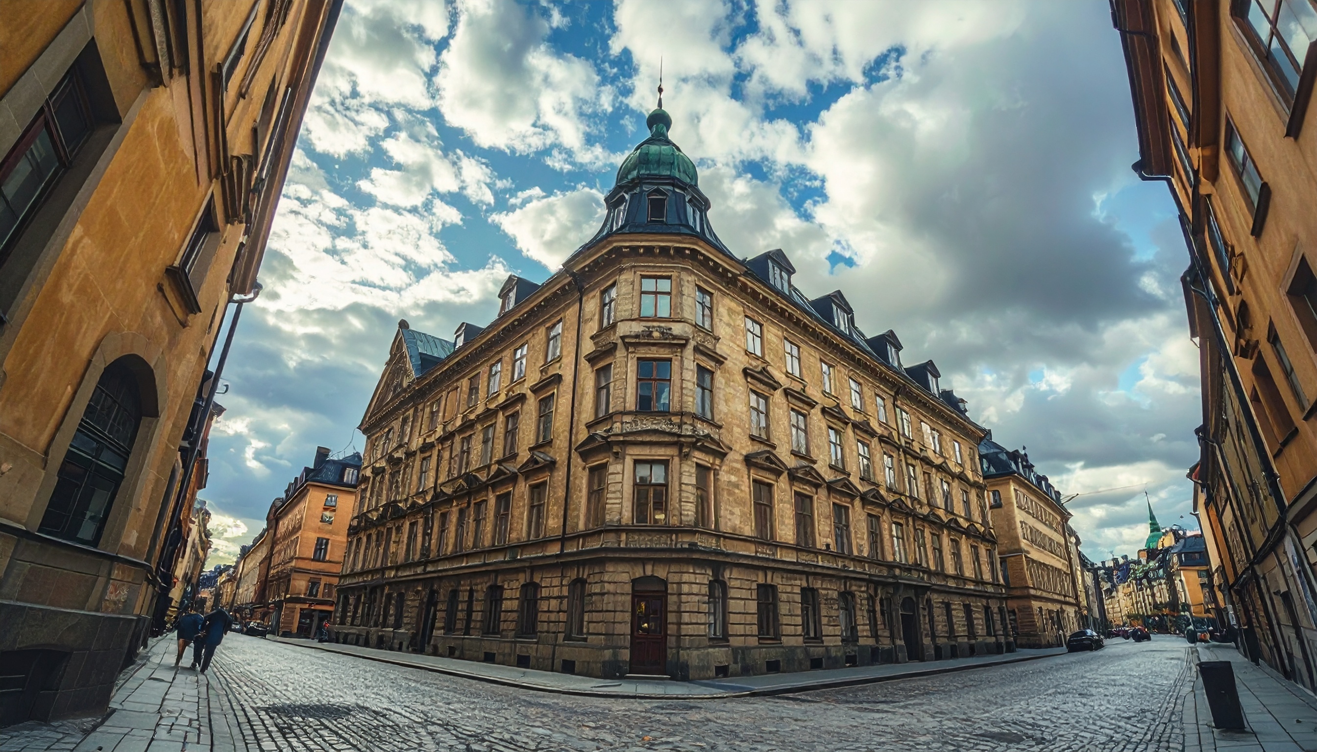 スウェーデン政府 長期在留外国人に社会規範順守を要件化、在留許可を取り消しやすく