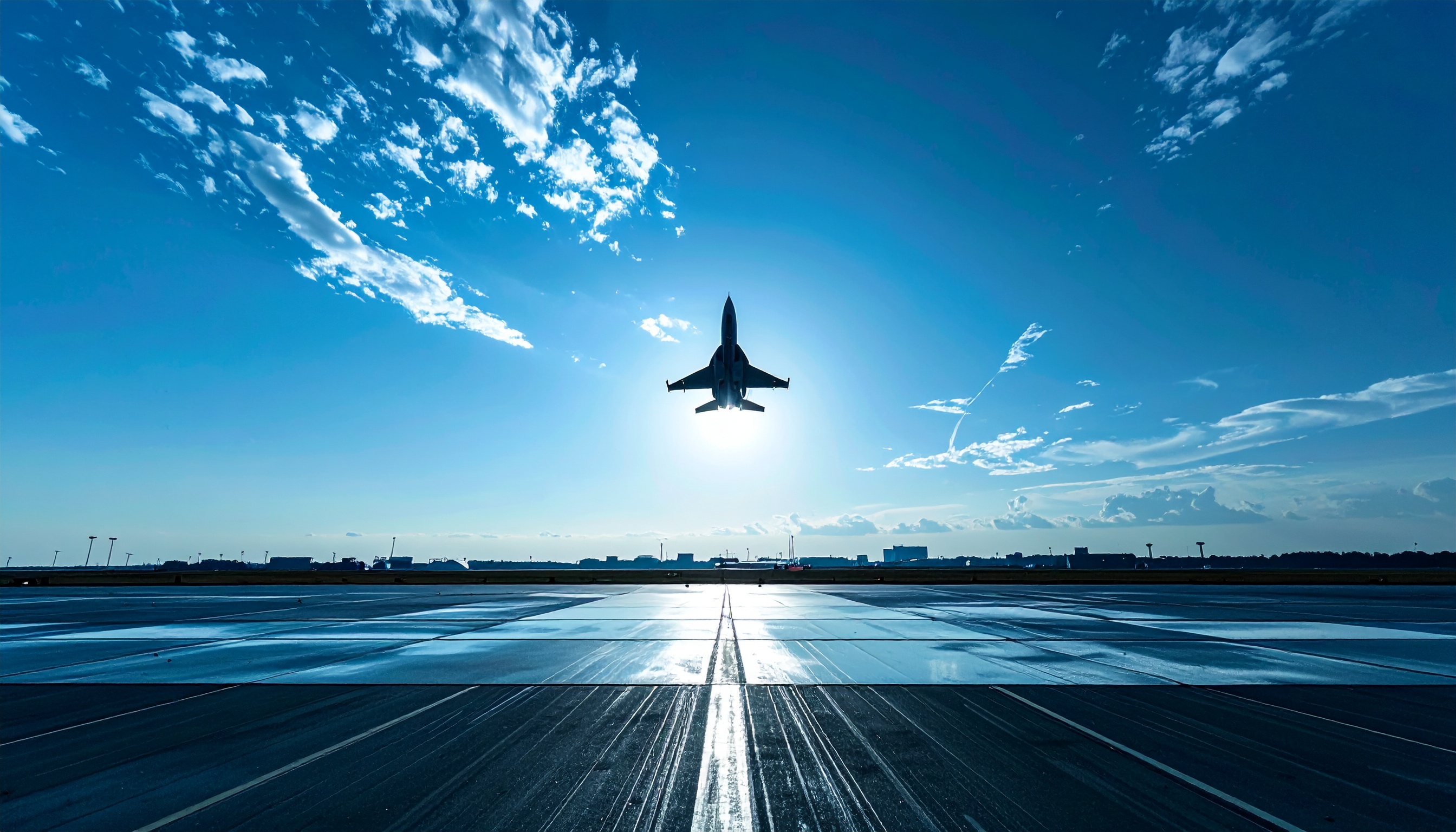 三菱重工業、米シールドAIで無人機の開発から搭載、飛行実証までを8週間で完了